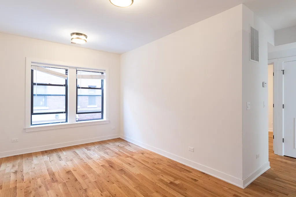 2201 W EASTWOOD AVE 60625-2201-09 West Eastwood-Chicago-IL