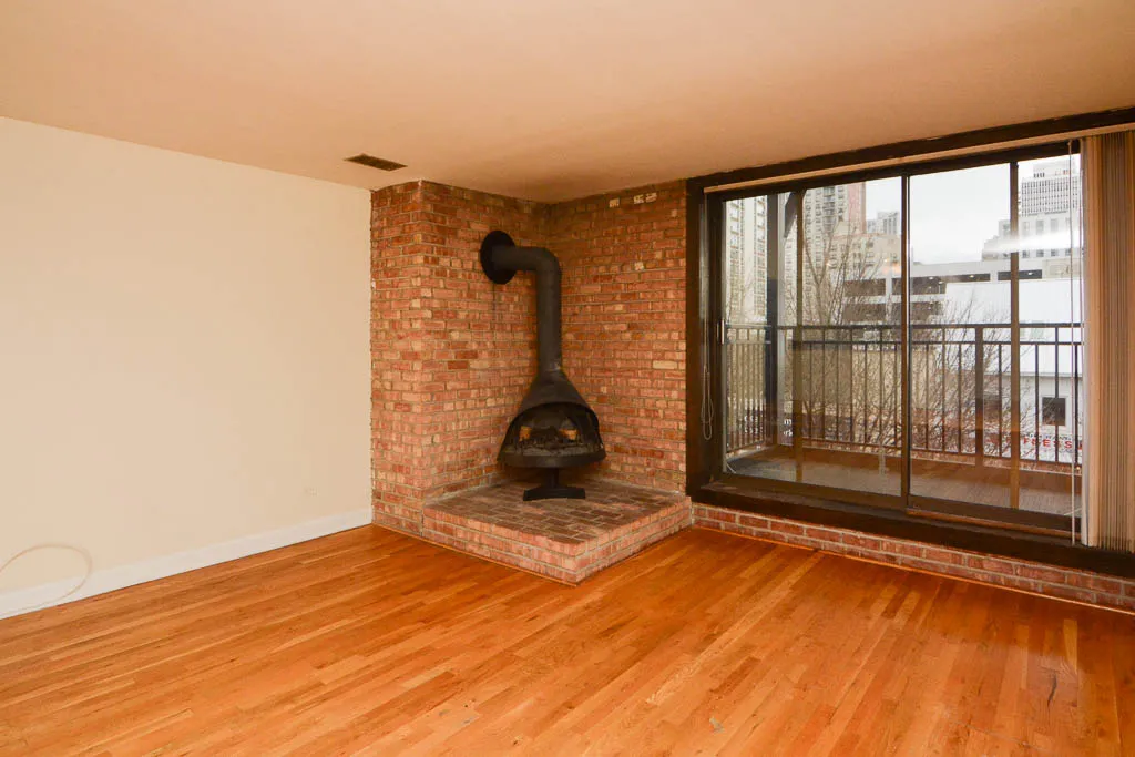 1220 N LA SALLE ST 60610-1220 N LaSalle-Chicago-IL