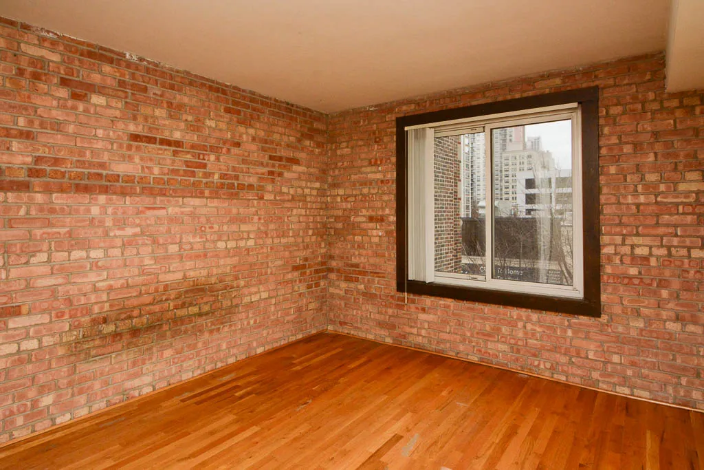 1220 N LA SALLE ST 60610-1220 N LaSalle-Chicago-IL