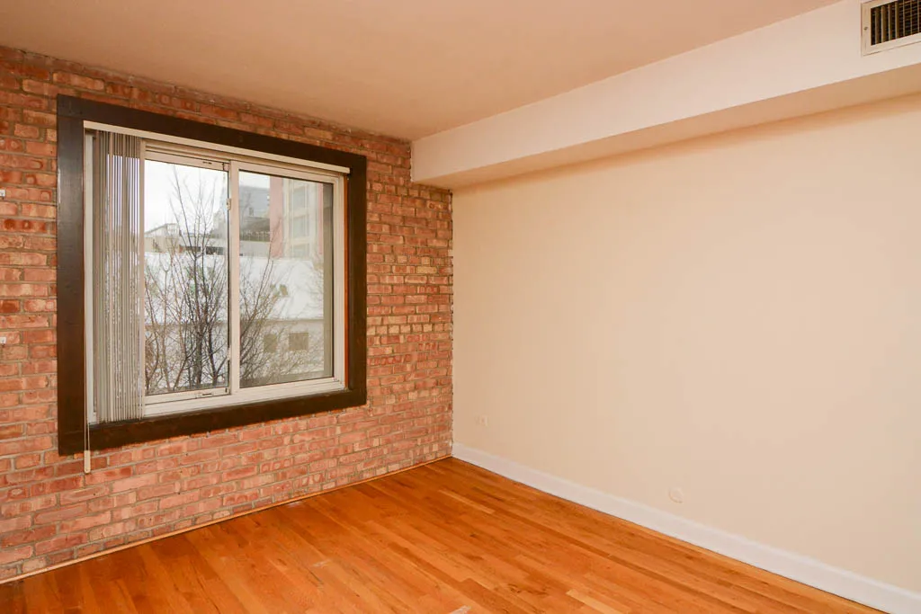 1220 N LA SALLE ST 60610-1220 N LaSalle-Chicago-IL