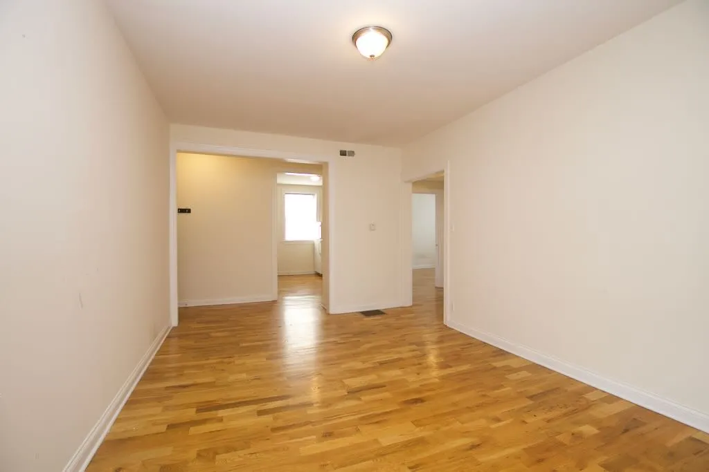 1444 W BYRON ST 60613-1444-50 West Byron-Chicago-IL