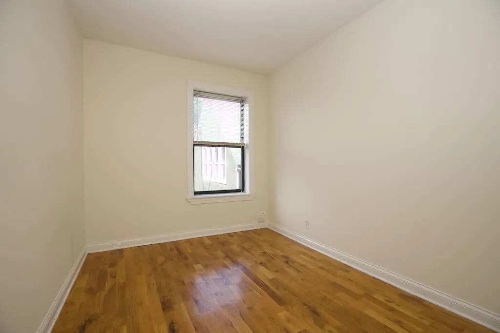 1444 W BYRON ST 60613-1444-50 West Byron-Chicago-IL