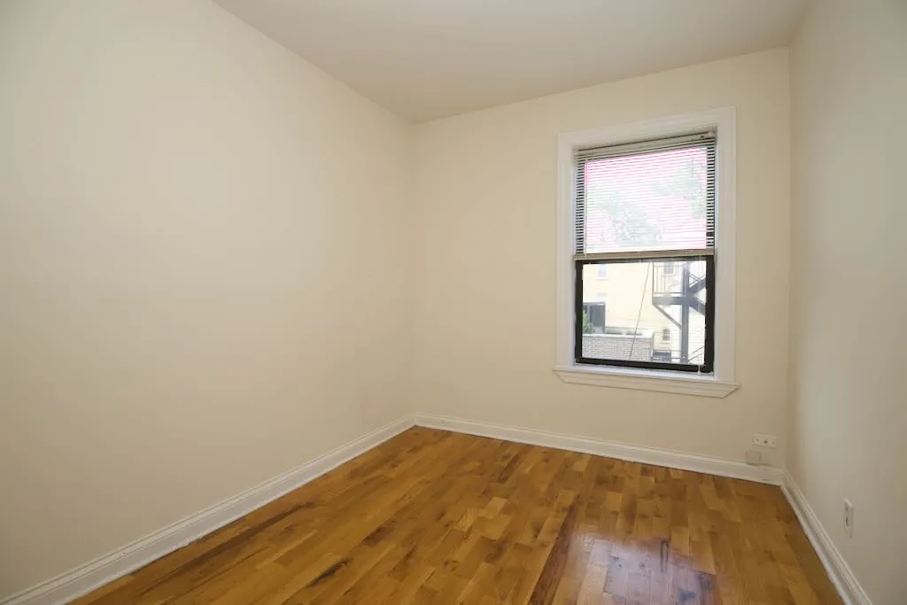 1444 W BYRON ST 60613-1444-50 West Byron-Chicago-IL