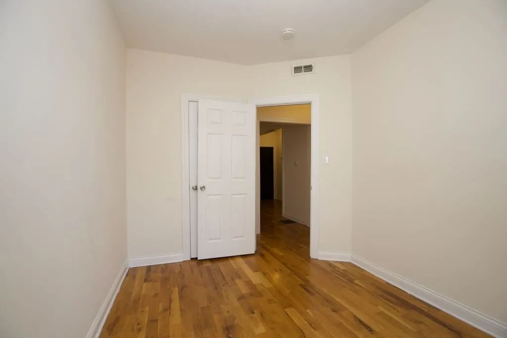 1444 W BYRON ST 60613-1444-50 West Byron-Chicago-IL