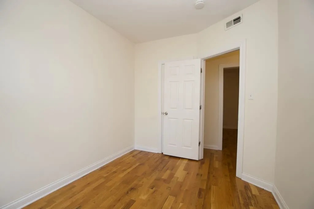 1444 W BYRON ST 60613-1444-50 West Byron-Chicago-IL