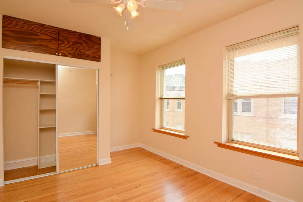 4225 N PAULINA ST 60613-4225-4235 North Paulina-Chicago-IL