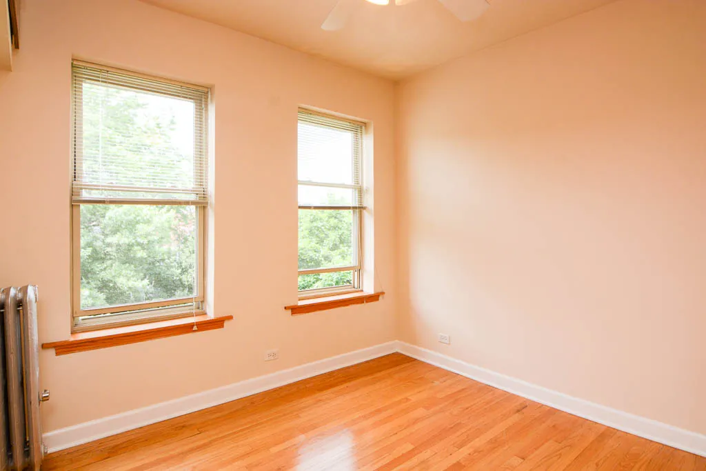 4225 N PAULINA ST 60613-4225-4235 North Paulina-Chicago-IL