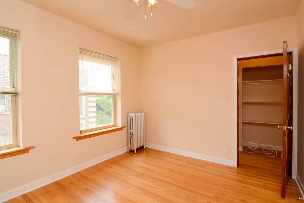 4225 N PAULINA ST 60613-4225-4235 North Paulina-Chicago-IL