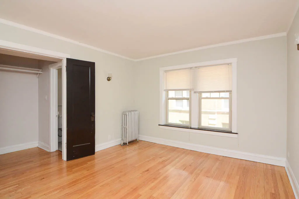 2100 W AINSLIE ST 60625-2100-12 West Ainslie-Chicago-IL