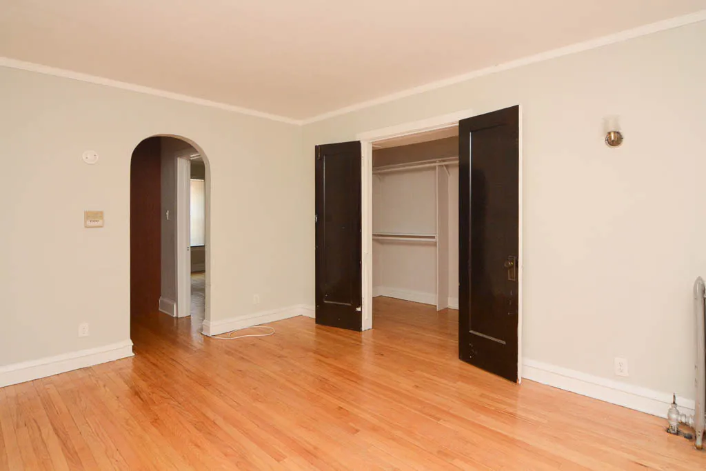 2100 W AINSLIE ST 60625-2100-12 West Ainslie-Chicago-IL