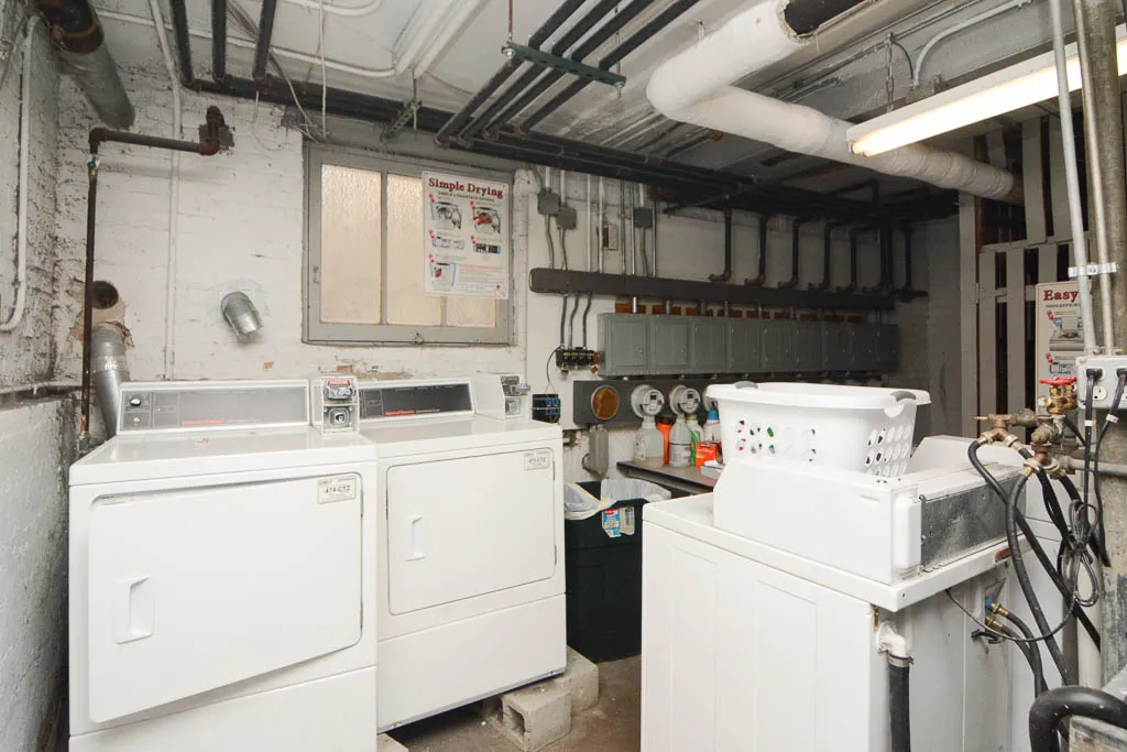 2100 W AINSLIE ST 60625-2100-12 West Ainslie-Chicago-IL