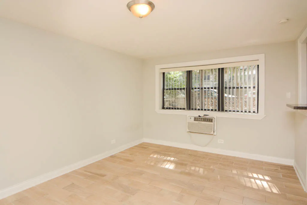 510 W BRIAR PL 60657-510 W Briar-Chicago-IL