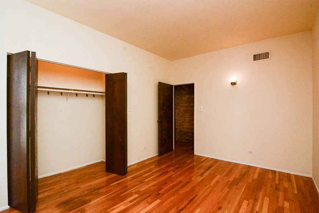 556 W WELLINGTON AVE 60657-556-58 West Wellington-Chicago-IL