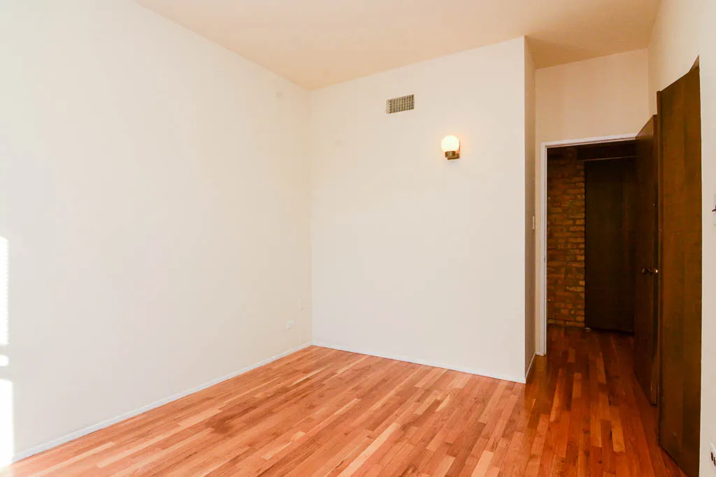 556 W WELLINGTON AVE 60657-556-58 West Wellington-Chicago-IL