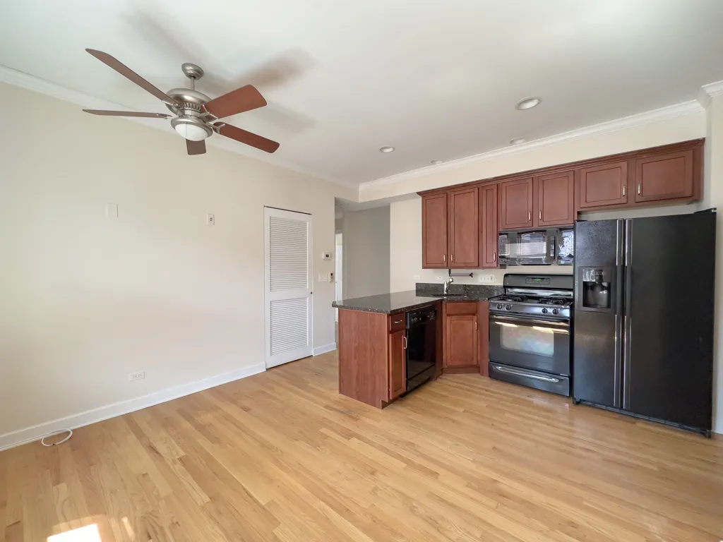 3244 N CLIFTON AVE 60657-3244-54 North Clifton-Chicago-IL