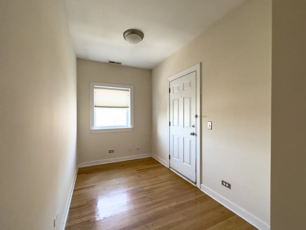 3244 N CLIFTON AVE 60657-3244-54 North Clifton-Chicago-IL