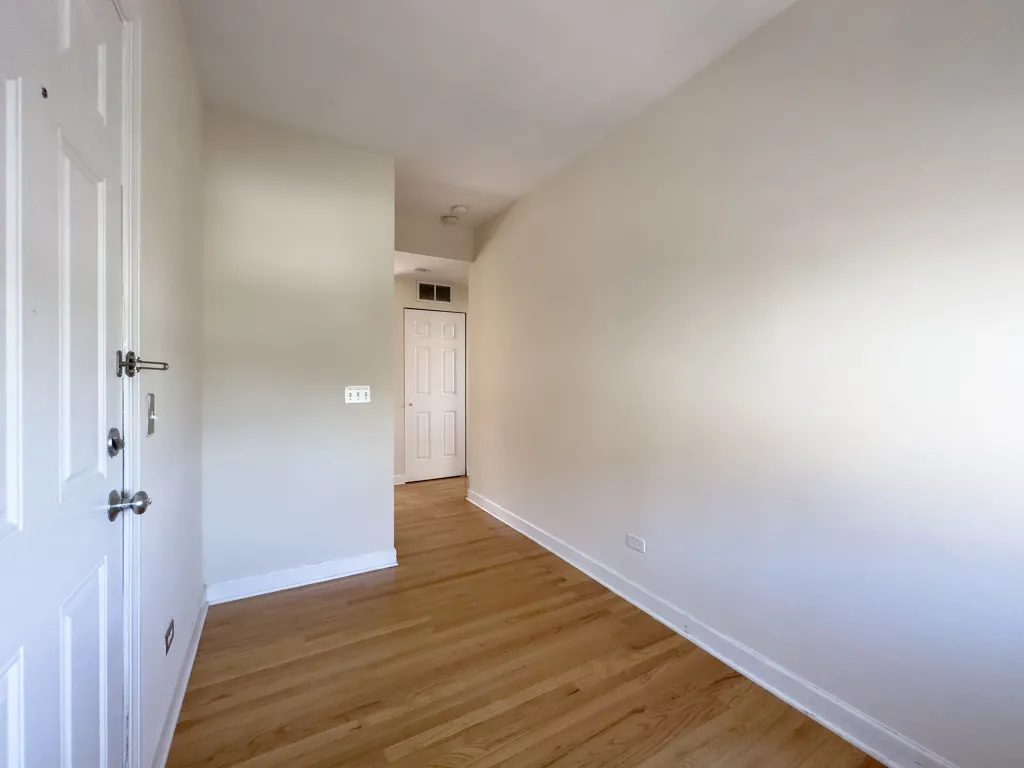 3244 N CLIFTON AVE 60657-3244-54 North Clifton-Chicago-IL