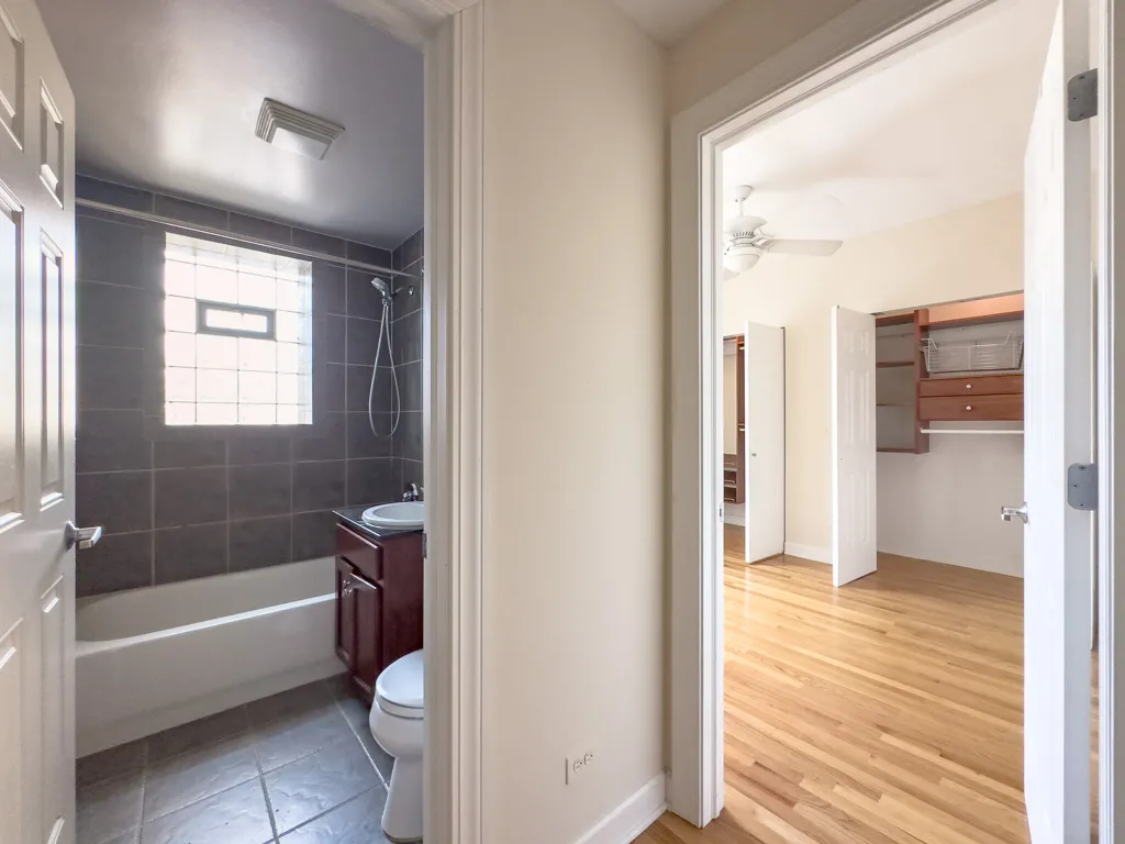 3244 N CLIFTON AVE 60657-3244-54 North Clifton-Chicago-IL