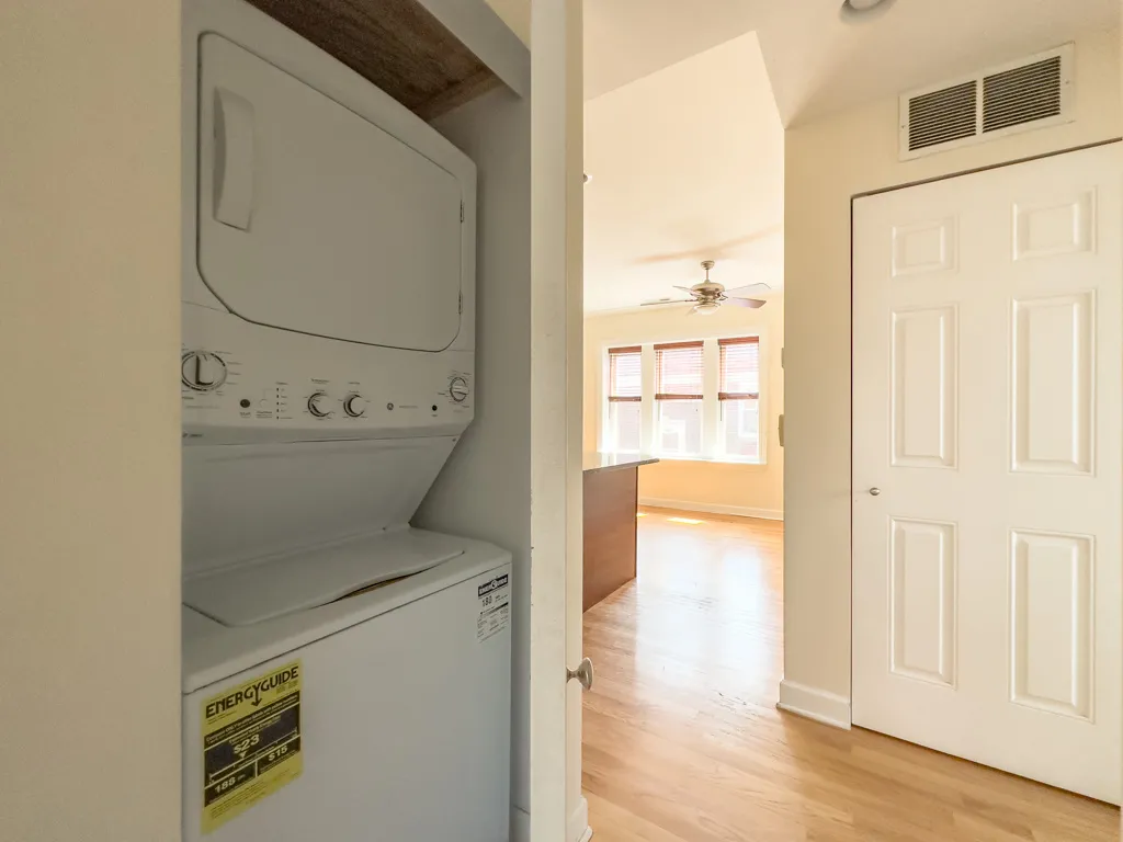 3244 N CLIFTON AVE 60657-3244-54 North Clifton-Chicago-IL