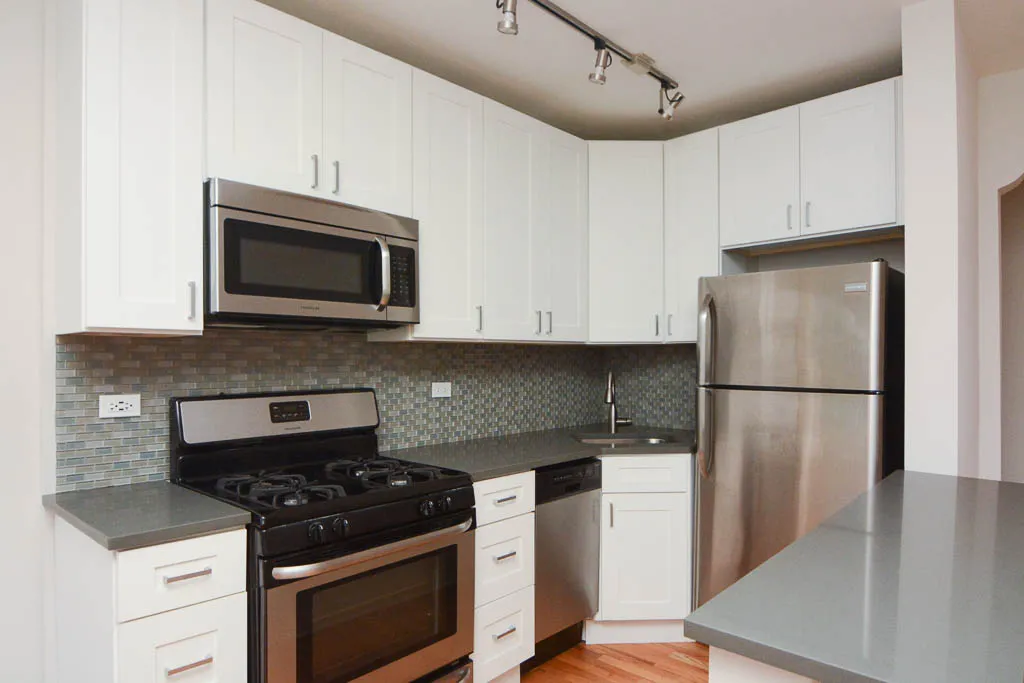 2420 N KEDZIE BLVD 60647-2420 North Kedzie-Chicago-IL