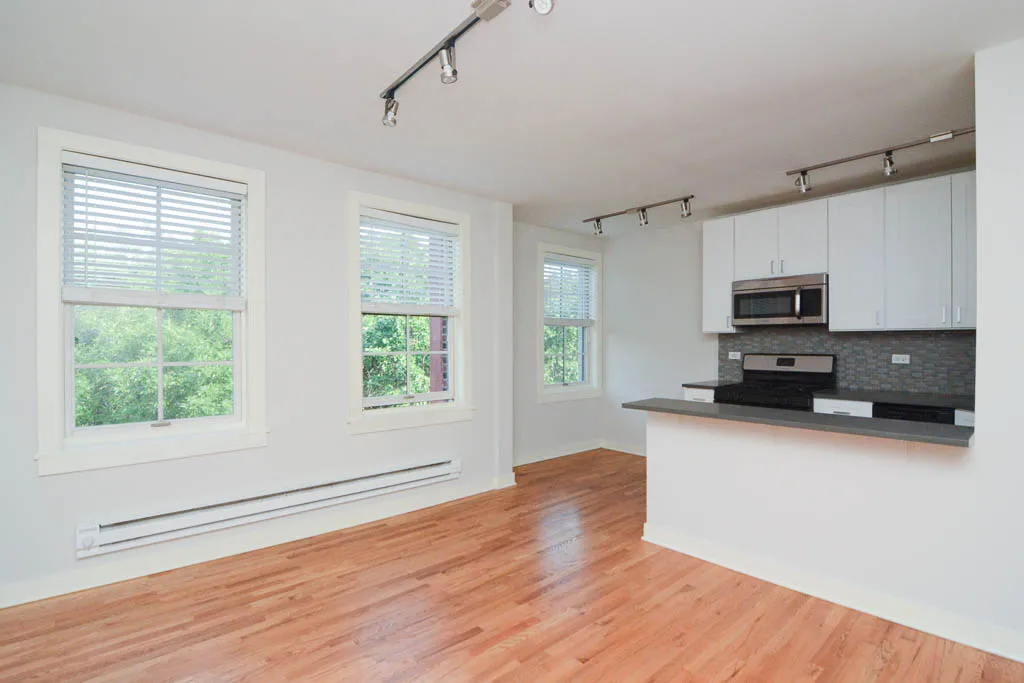 2420 N KEDZIE BLVD 60647-2420 North Kedzie-Chicago-IL