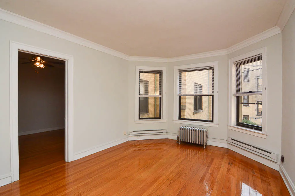 1115 W OAKDALE AVE 60657-1115-27 West Oakdale-Chicago-IL