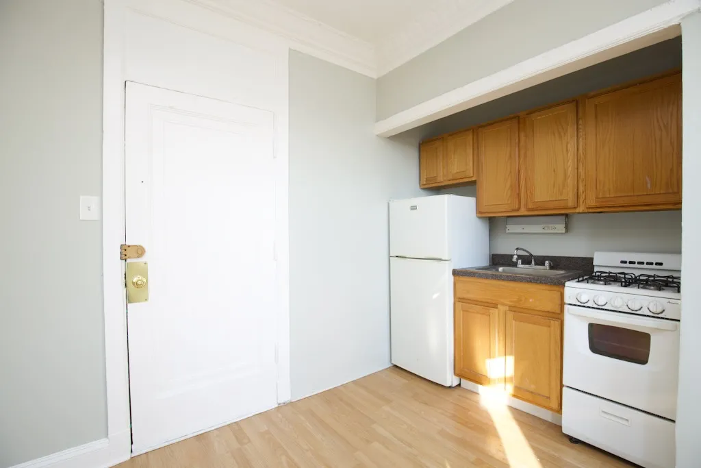 3831 N FREMONT ST 60613-3831 North Fremont-Chicago-IL