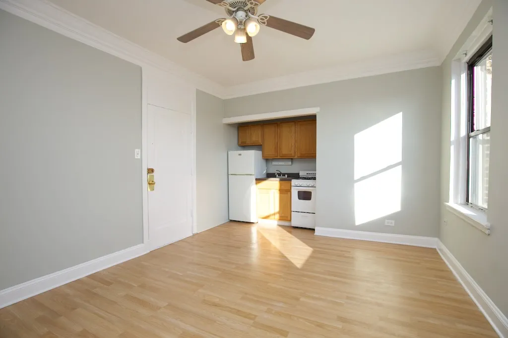 3831 N FREMONT ST 60613-3831 North Fremont-Chicago-IL