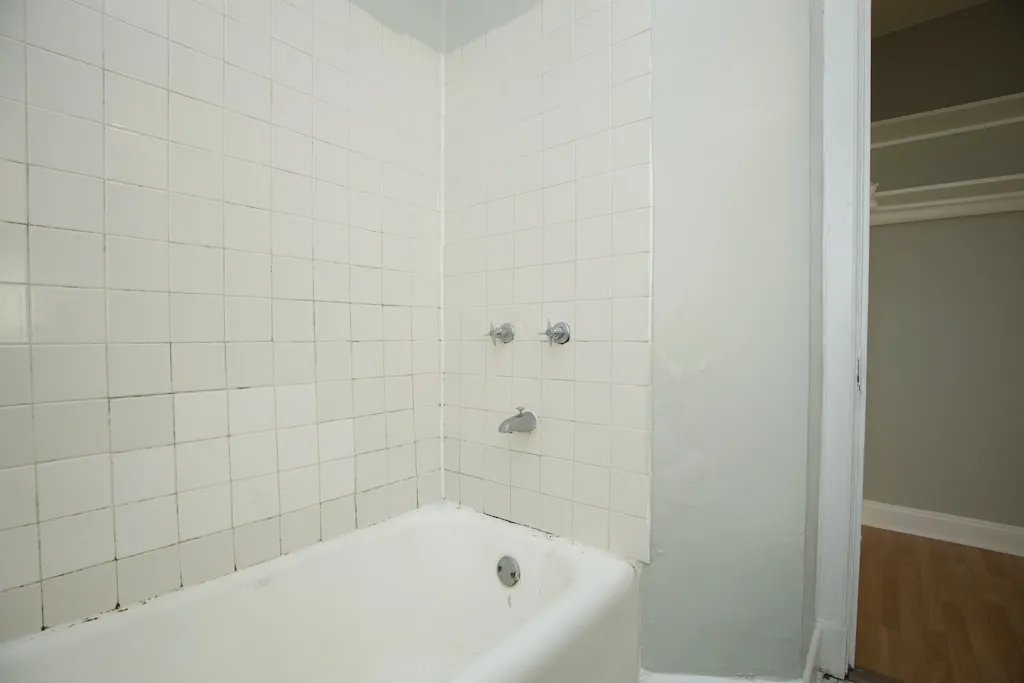 3831 N FREMONT ST 60613-3831 North Fremont-Chicago-IL