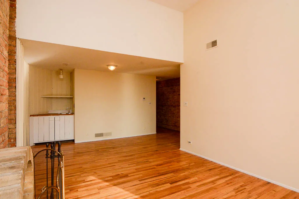 600 W SURF ST 60657-600-06 West Surf-Chicago-IL