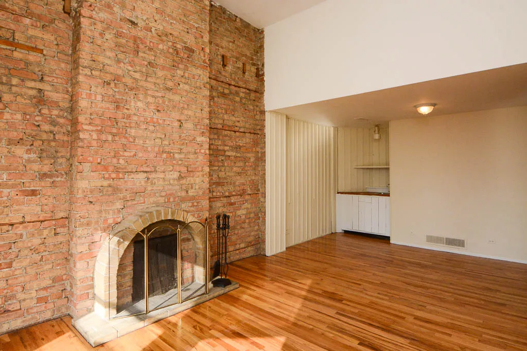 600 W SURF ST 60657-600-06 West Surf-Chicago-IL