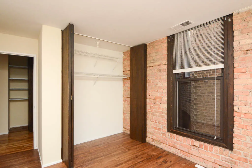 600 W SURF ST 60657-600-06 West Surf-Chicago-IL