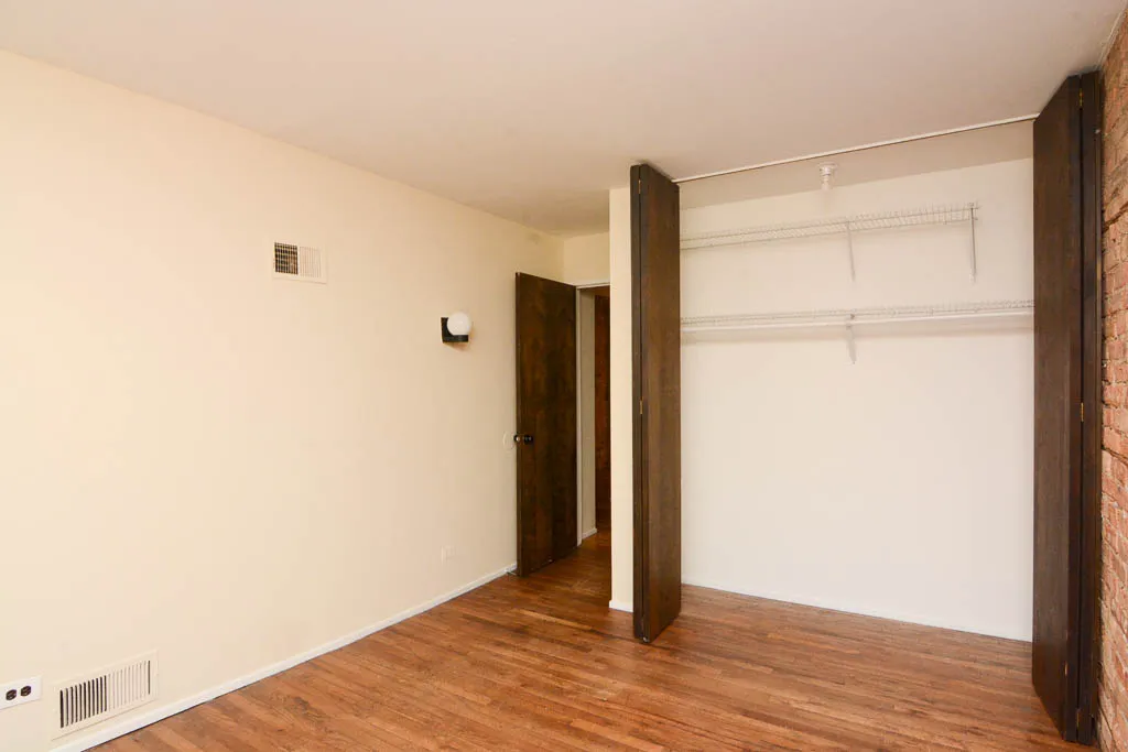 600 W SURF ST 60657-600-06 West Surf-Chicago-IL