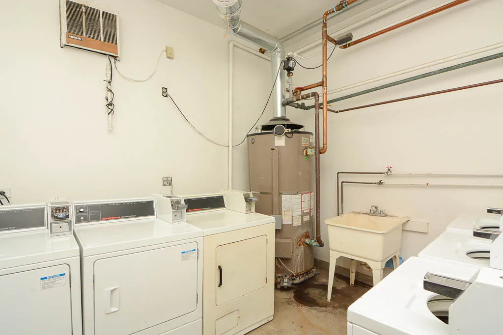 600 W SURF ST 60657-600-06 West Surf-Chicago-IL