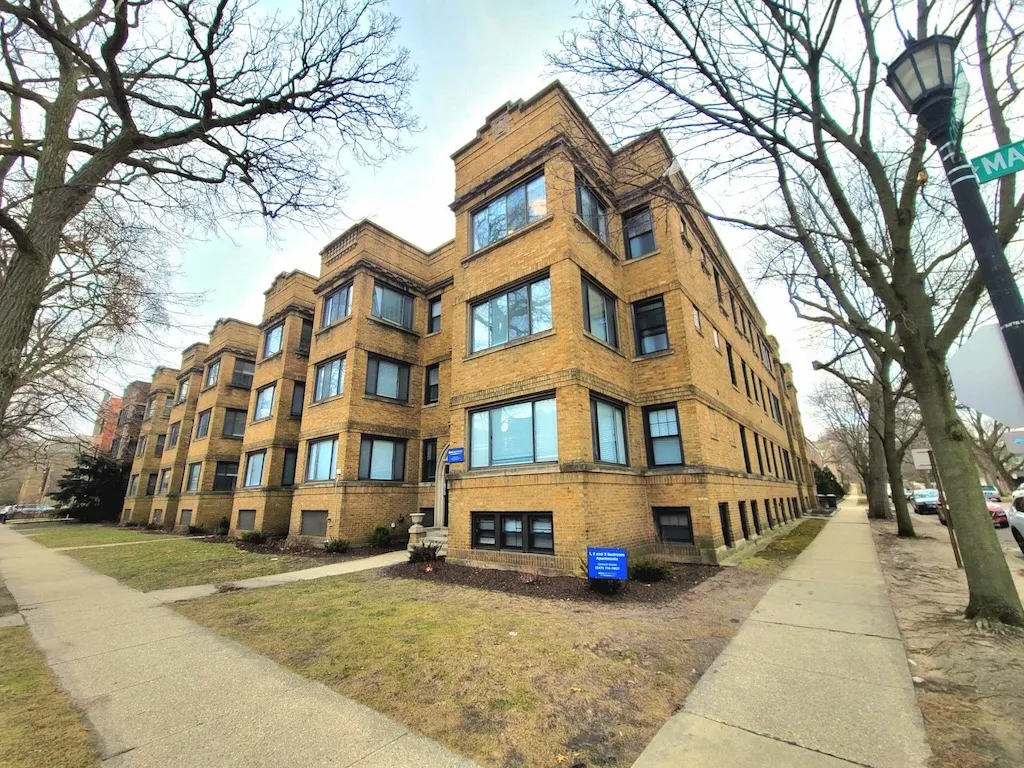 1134 MAPLE AVE 60202-1134 Maple-Evanston-IL