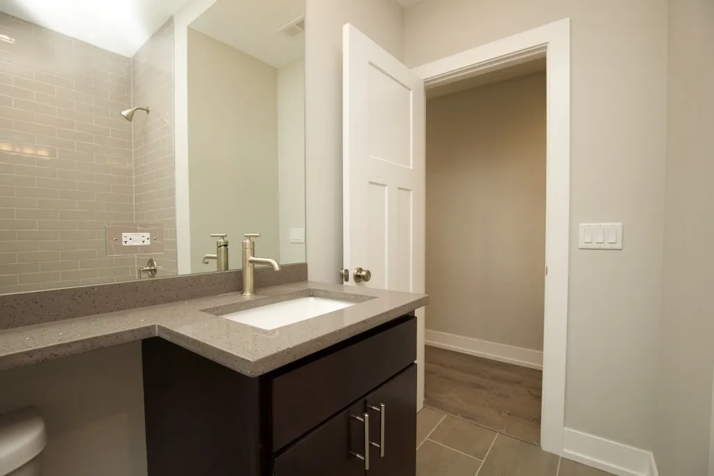 1134  MAPLE AVE 60202-1134 Maple-Evanston-IL