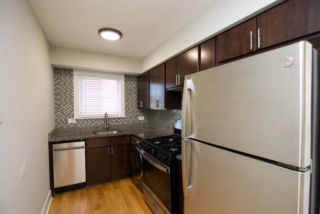 696  ELM PL 60035-696 Elm Place-Highland Park-IL