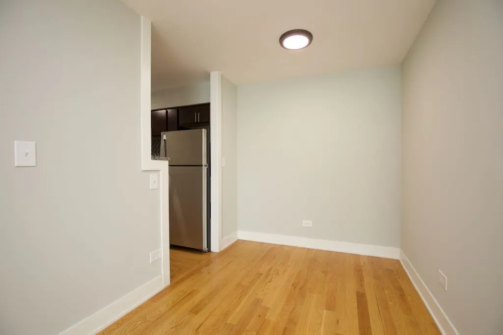 696  ELM PL 60035-696 Elm Place-Highland Park-IL