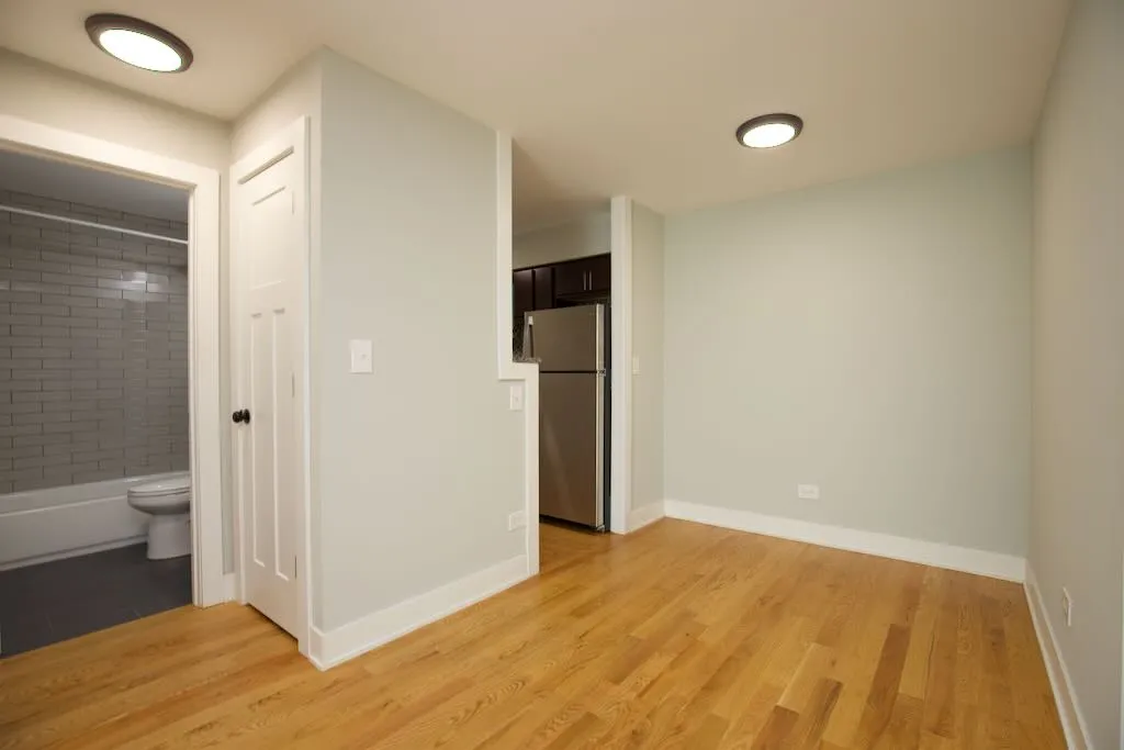 696  ELM PL 60035-696 Elm Place-Highland Park-IL