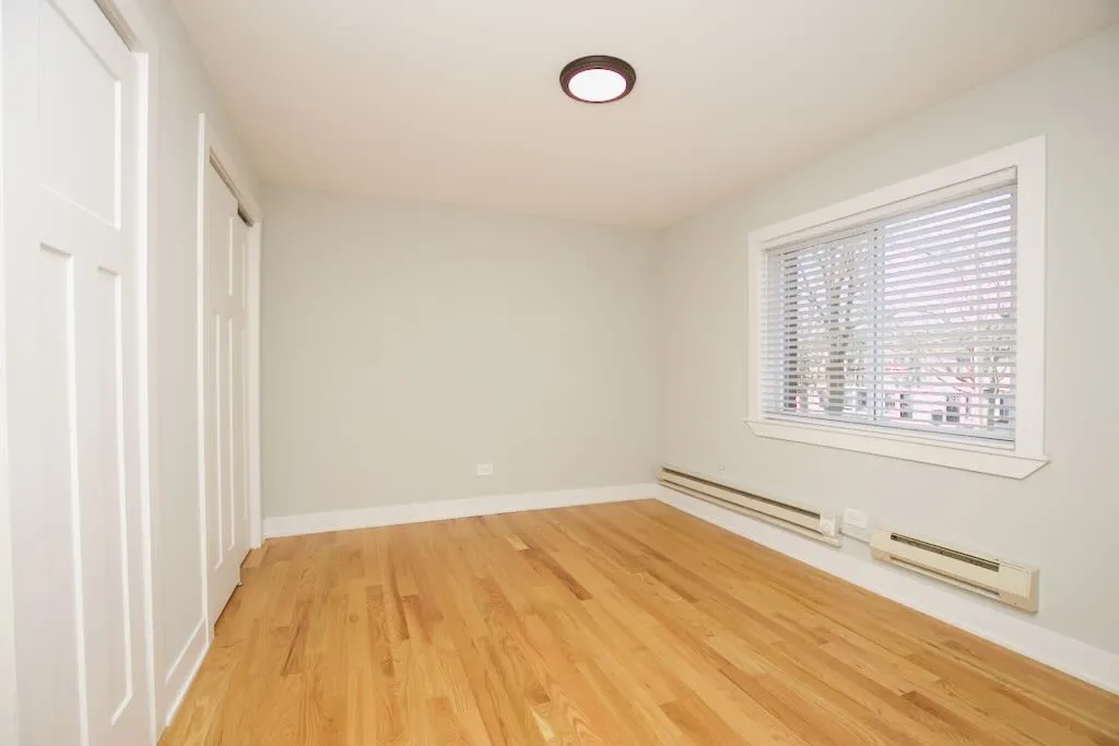 696  ELM PL 60035-696 Elm Place-Highland Park-IL