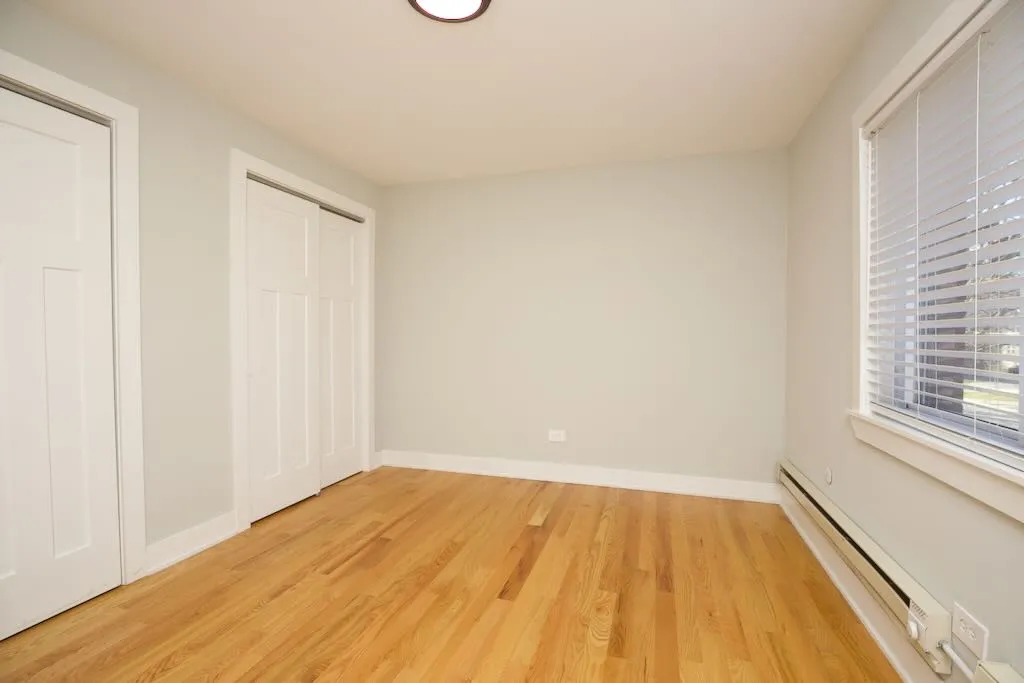 696  ELM PL 60035-696 Elm Place-Highland Park-IL