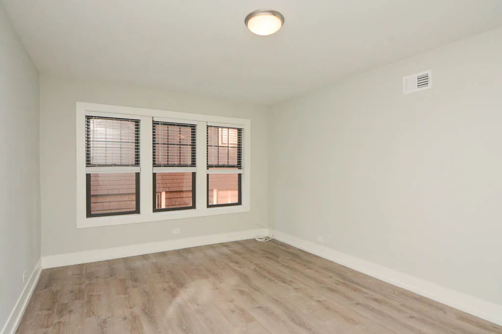 1128 MAPLE AVE 60202-1128 Maple-Evanston-IL