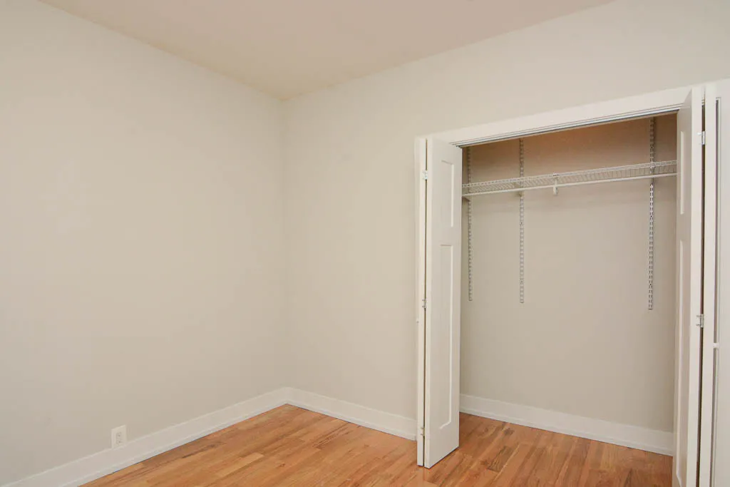 622 West Cornelia Apartments