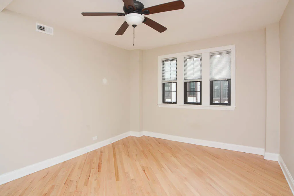 894  GREEN BAY RD 60093-894-96 Green Bay-Winnetka-IL