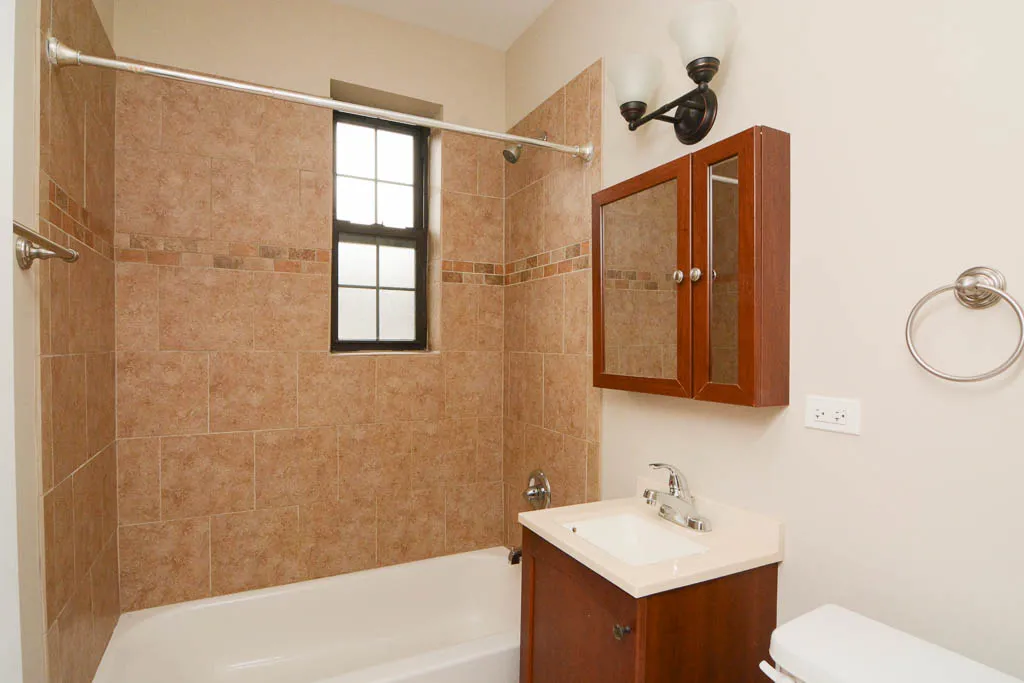 894  GREEN BAY RD 60093-894-96 Green Bay-Winnetka-IL