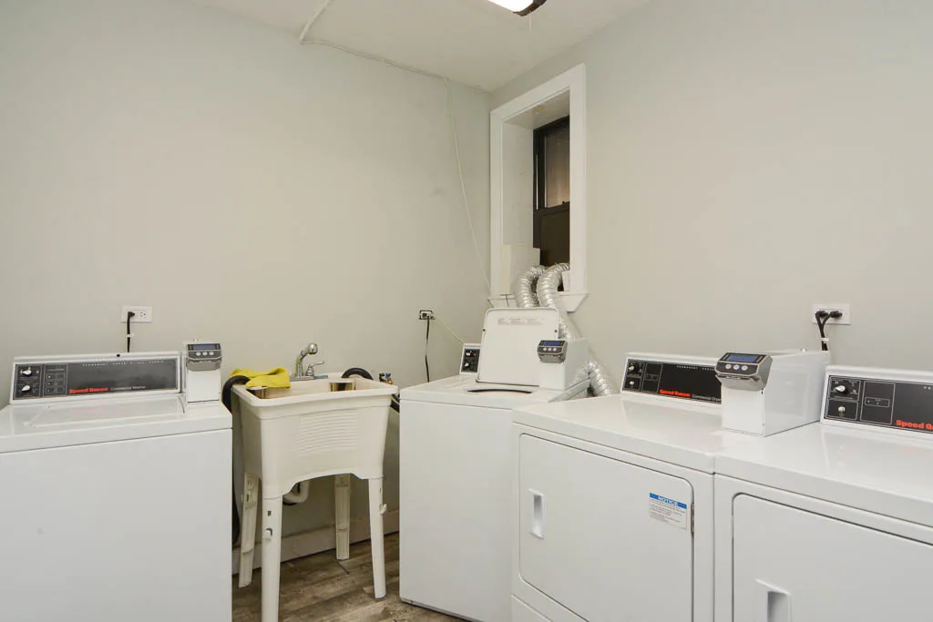 894  GREEN BAY RD 60093-894-96 Green Bay-Winnetka-IL