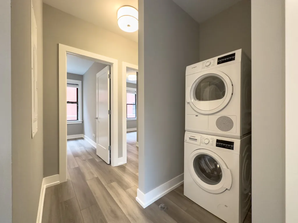 3933 N JANSSEN AVE 60613-3933 North Janssen-Chicago-IL