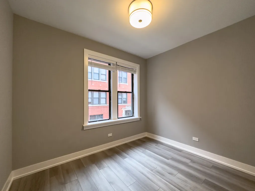 3933 N JANSSEN AVE 60613-3933 North Janssen-Chicago-IL