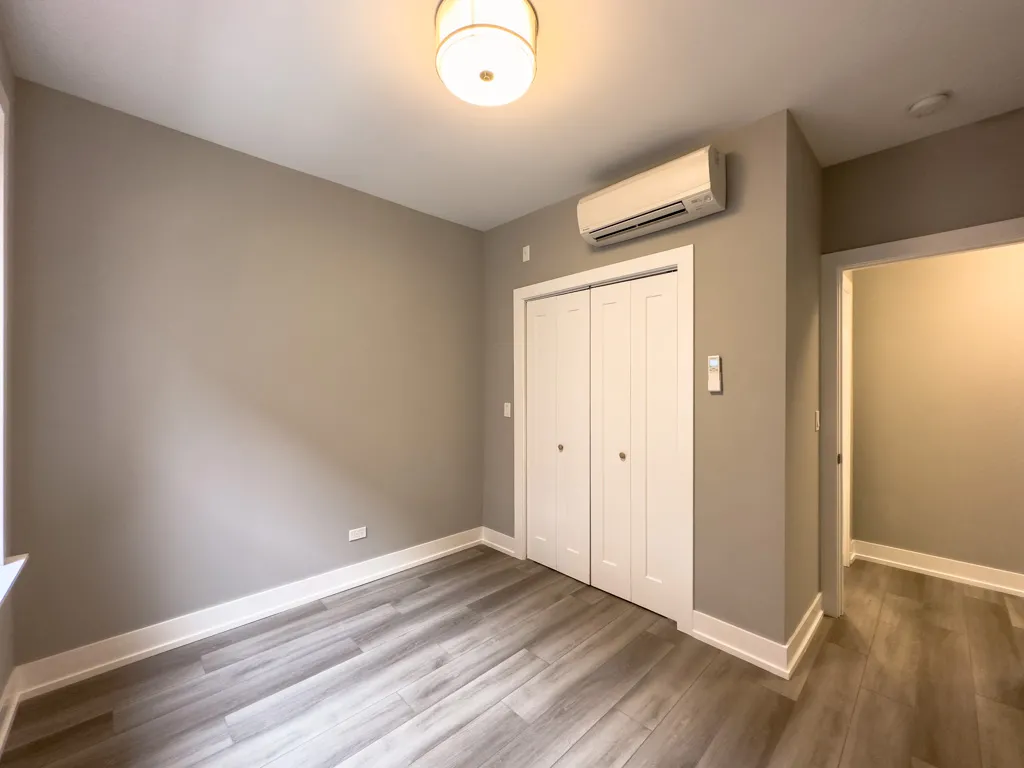 3933 N JANSSEN AVE 60613-3933 North Janssen-Chicago-IL