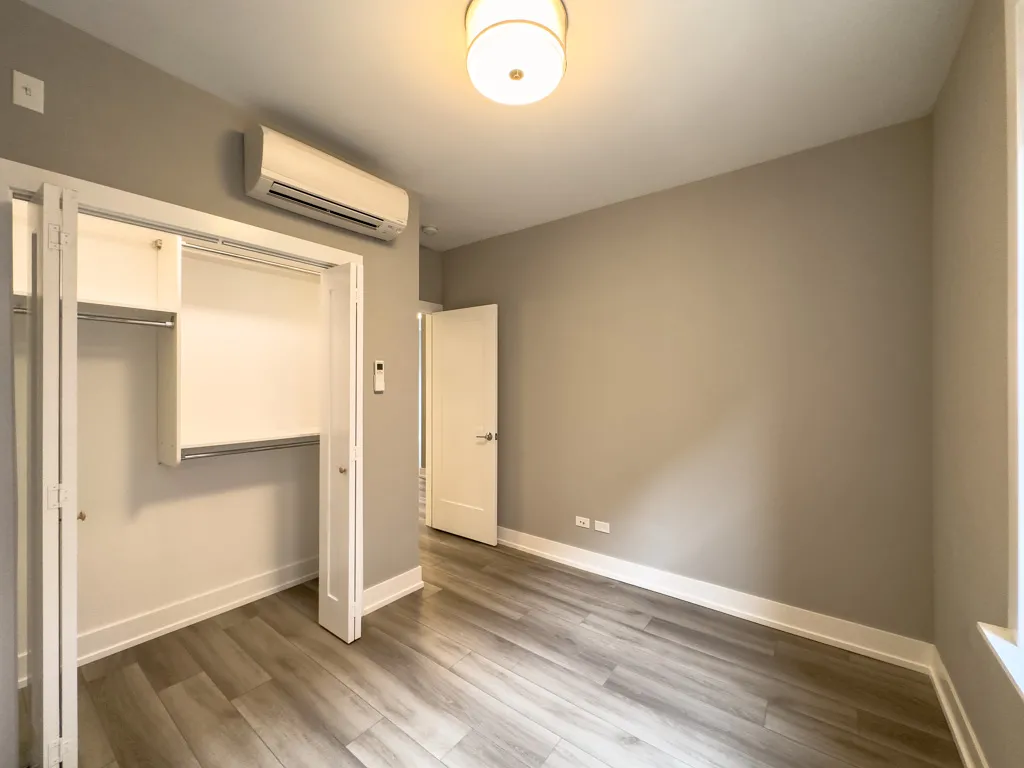 3933 N JANSSEN AVE 60613-3933 North Janssen-Chicago-IL